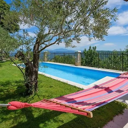 Stone Zamask With A Pool And A Lovely View Guest house *