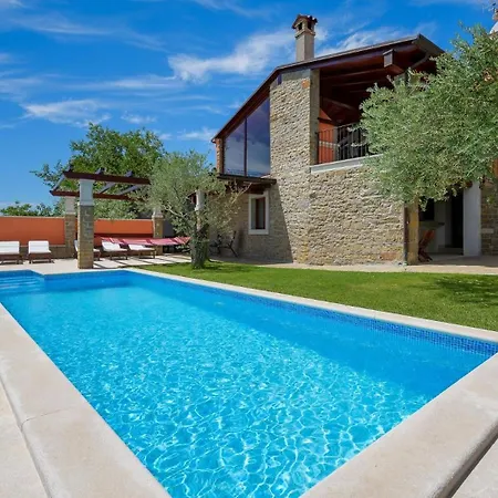 Pensjonat Zamask By Pazin